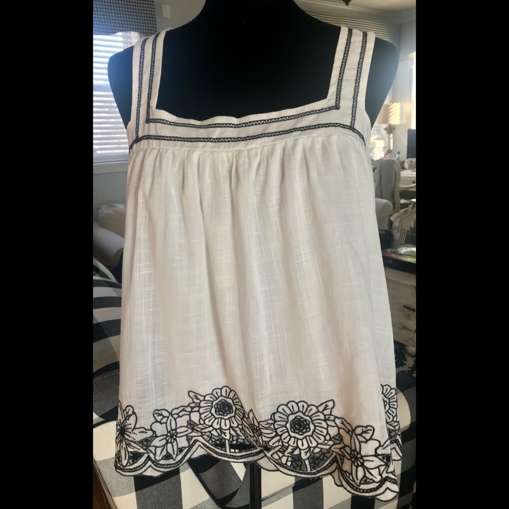 BCBG Maxazria Top szL. NWT! $178